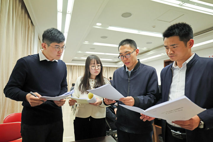 https://img-xhpfm.xinhuaxmt.com/News/202503/XxjdlsC007015_20250311_CBMFN0A003.JPG?x-oss-process=image/resize,w_1000/auto-orient,1/quality,Q_80